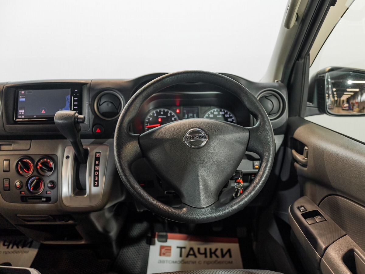 Nissan NV350 Caravan 2018 - фото автомобиля