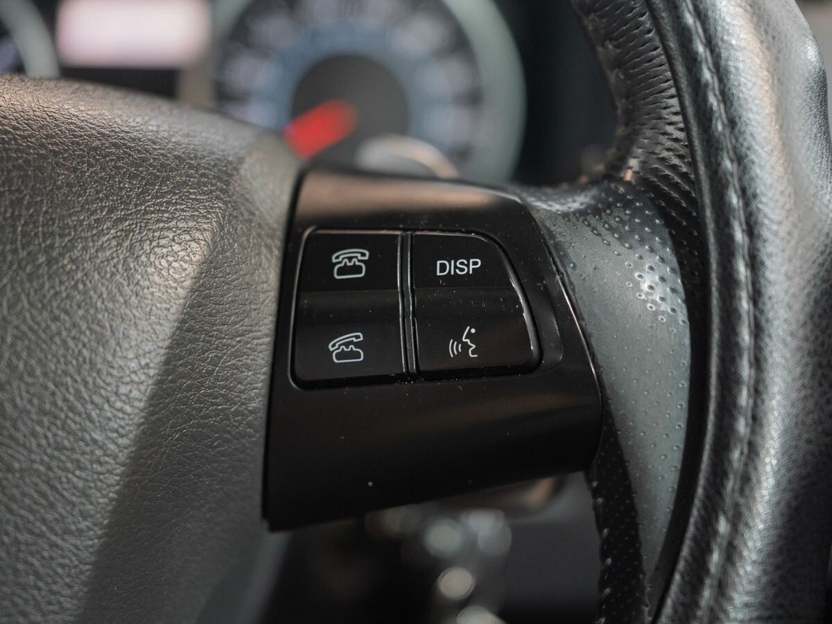 Toyota Wish 2009 - фото автомобиля