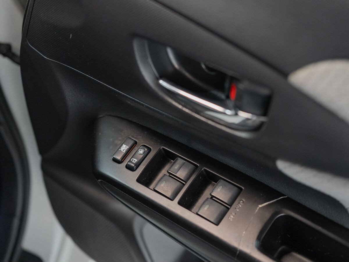 Toyota Wish 2009 - фото автомобиля