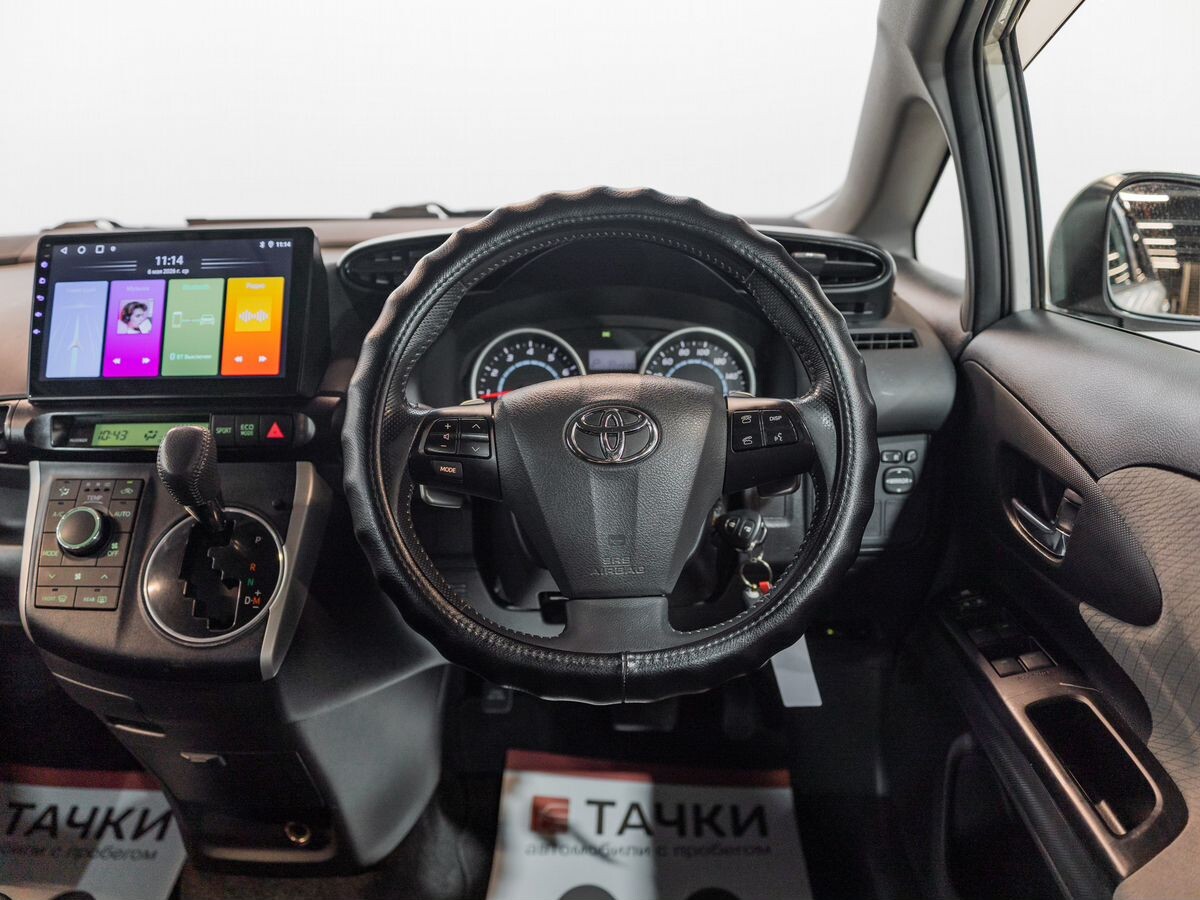 Toyota Wish 2009 - фото автомобиля