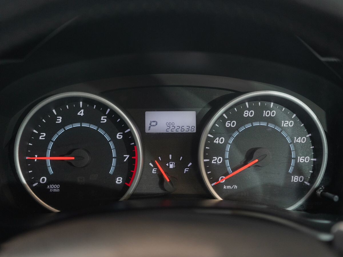 Toyota Wish 2009 - фото автомобиля