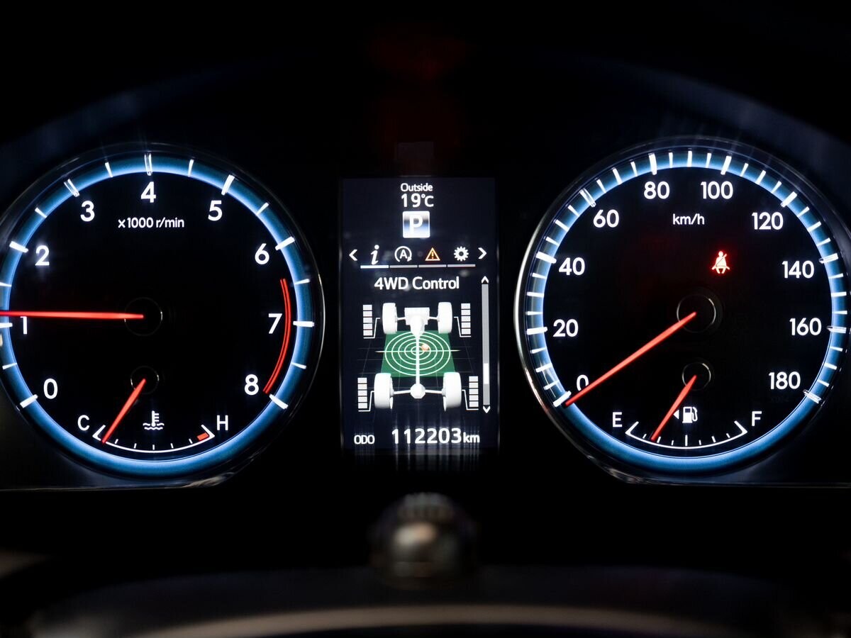 Toyota Harrier 2017 - фото автомобиля