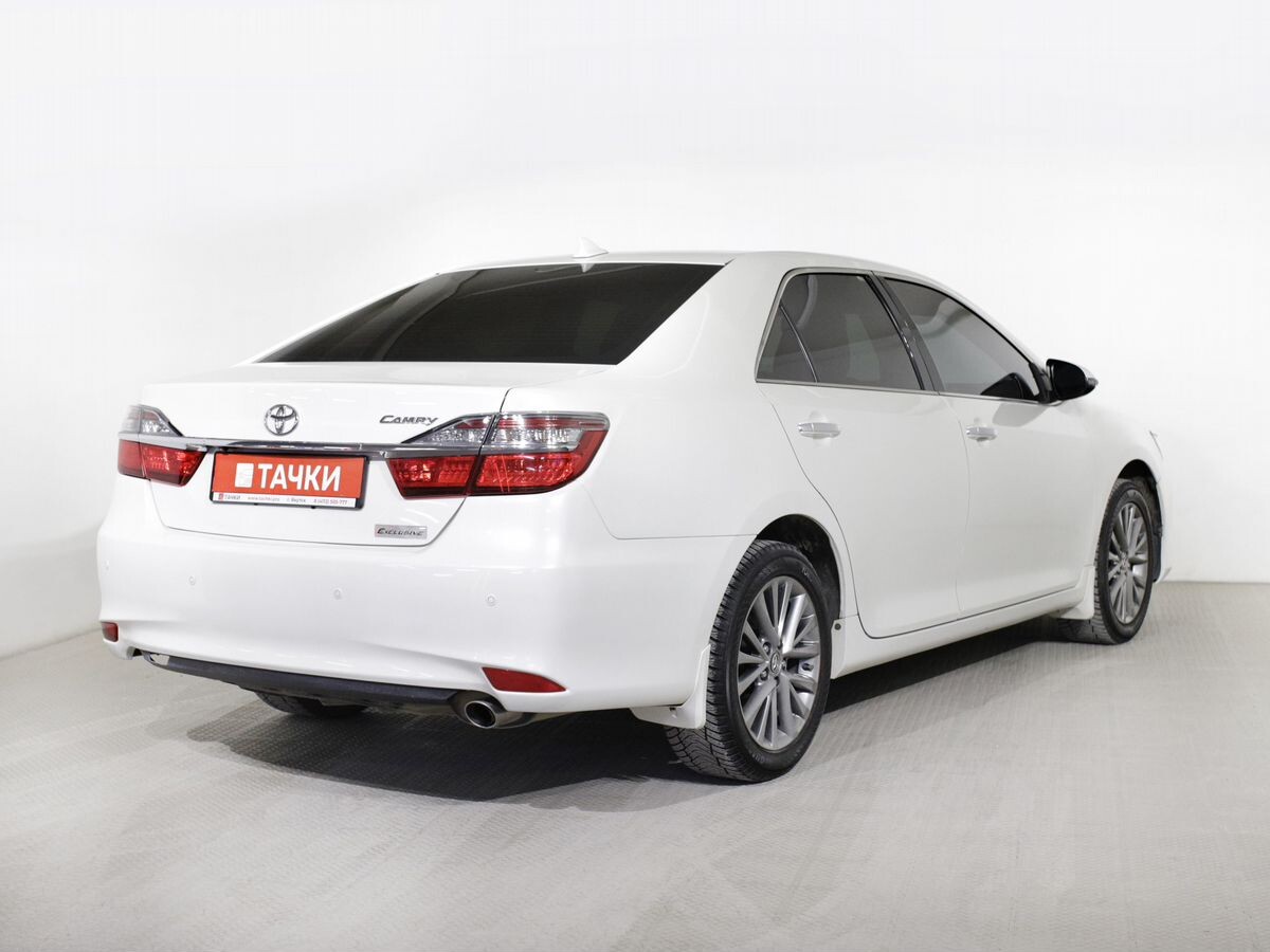 Toyota Camry 2017 - фото автомобиля