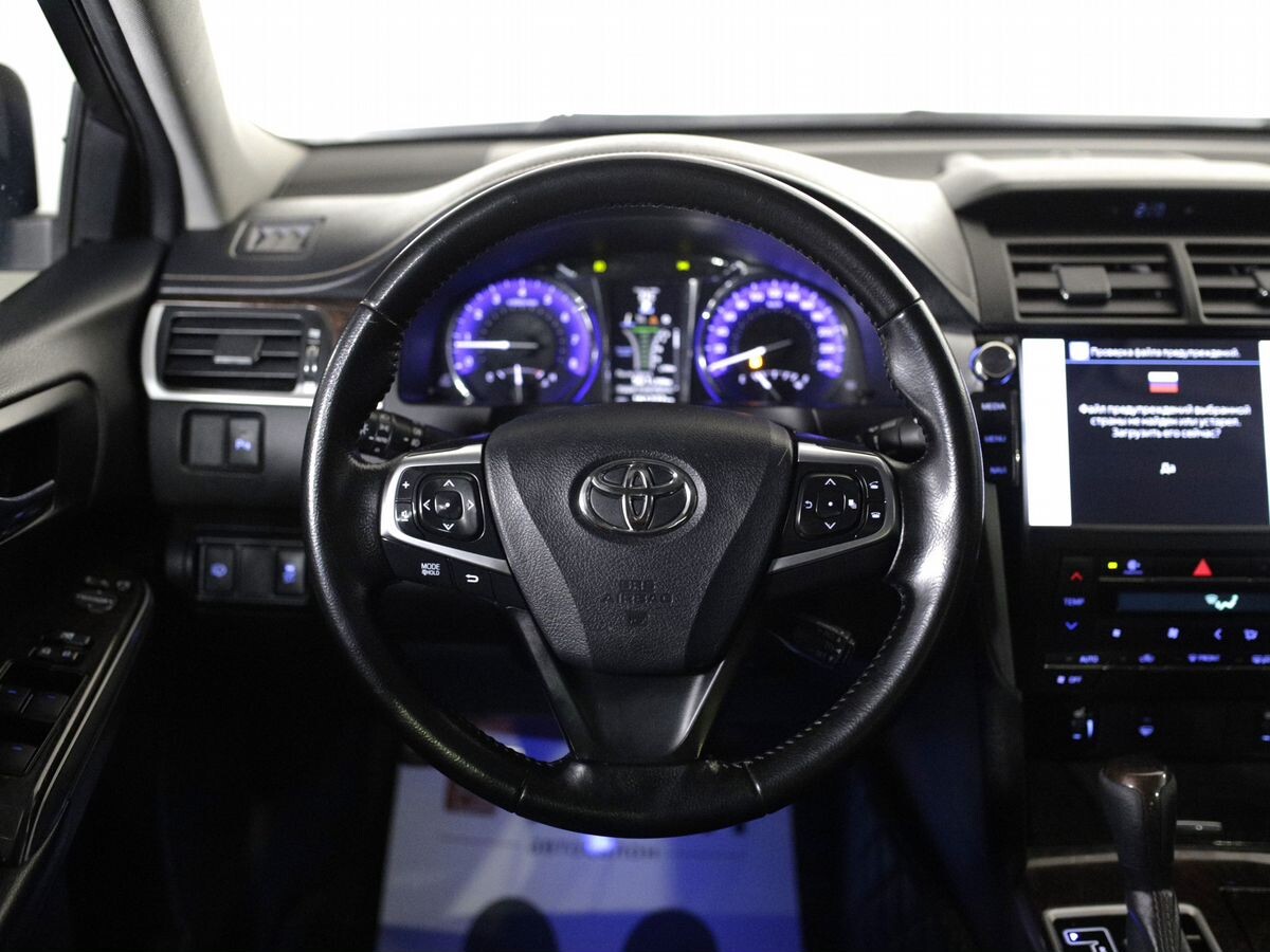 Toyota Camry 2017 - фото автомобиля
