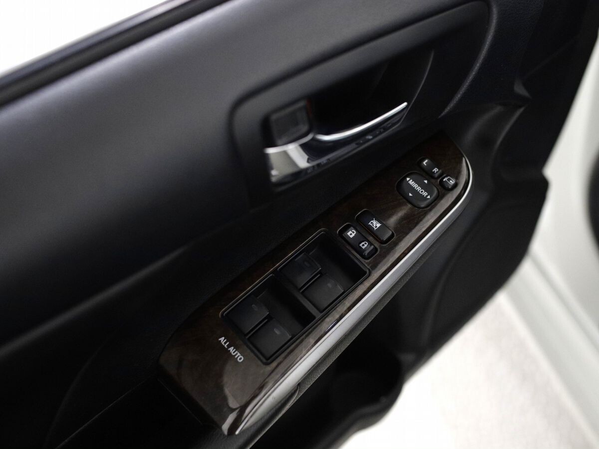 Toyota Camry 2017 - фото автомобиля