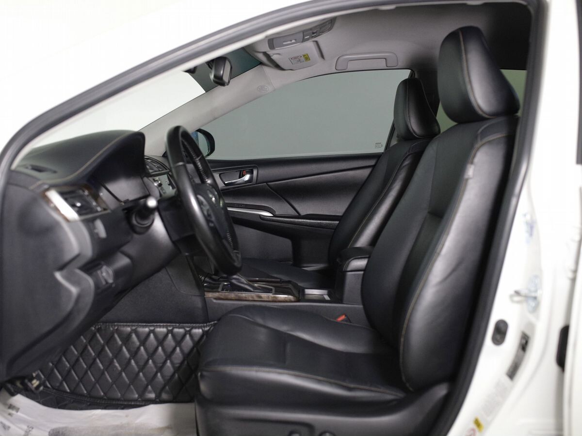 Toyota Camry 2017 - фото автомобиля
