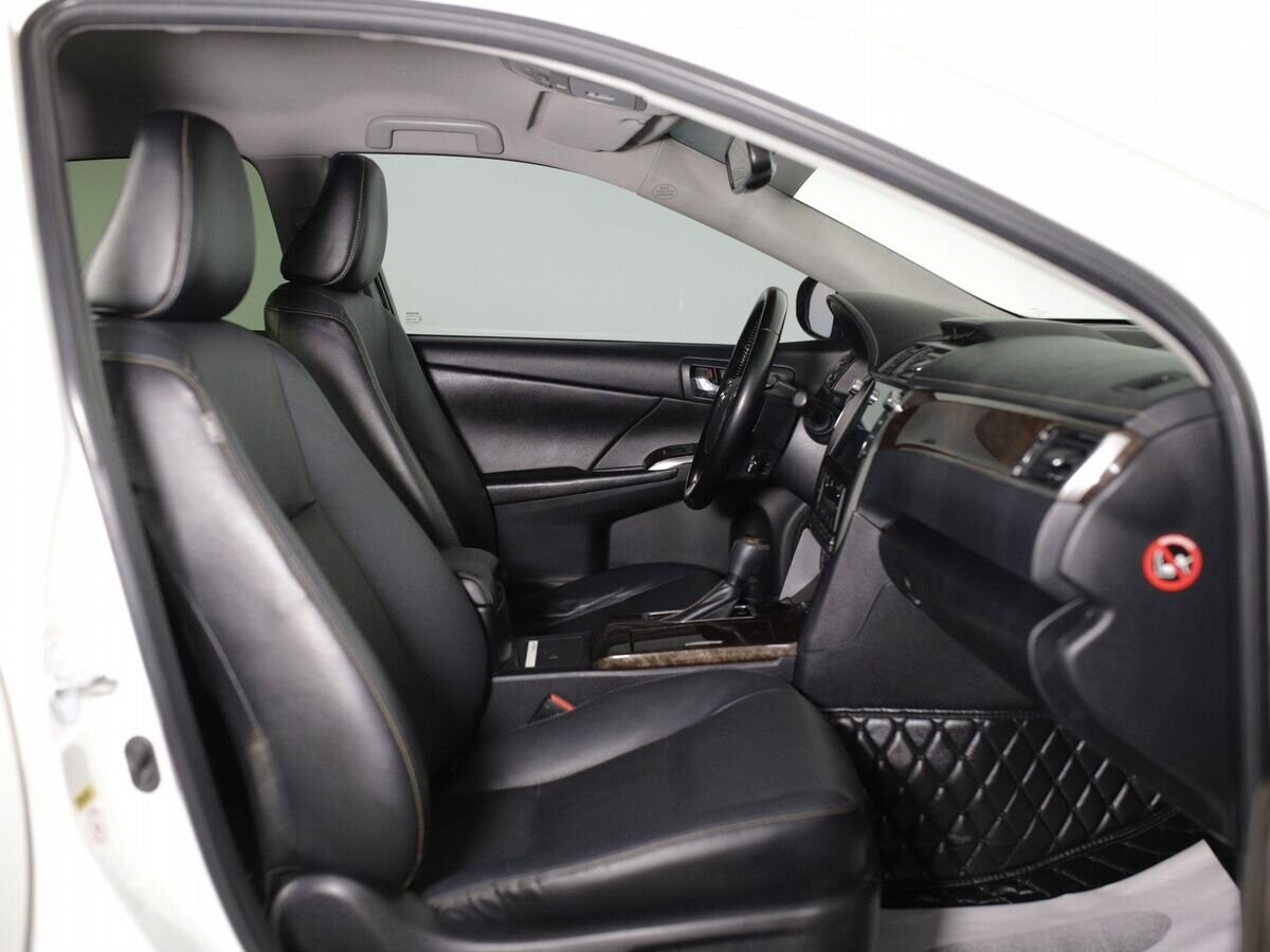 Toyota Camry 2017 - фото автомобиля
