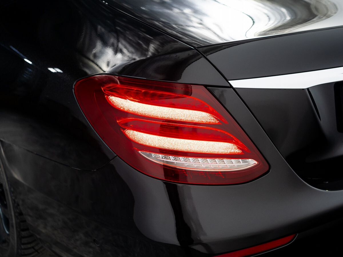 Mercedes-Benz E-Class 2019 - фото автомобиля