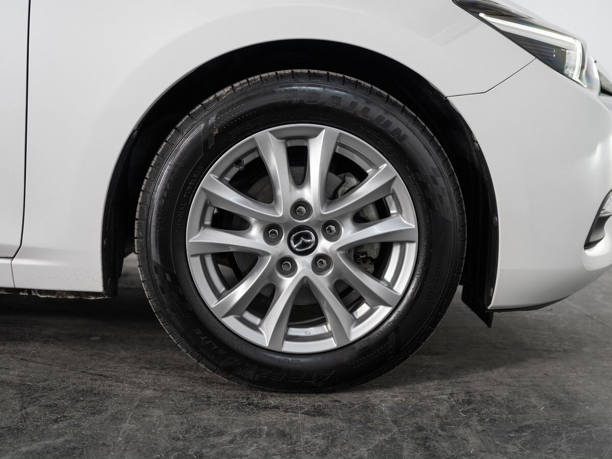 Mazda Axela 2018 - фото автомобиля