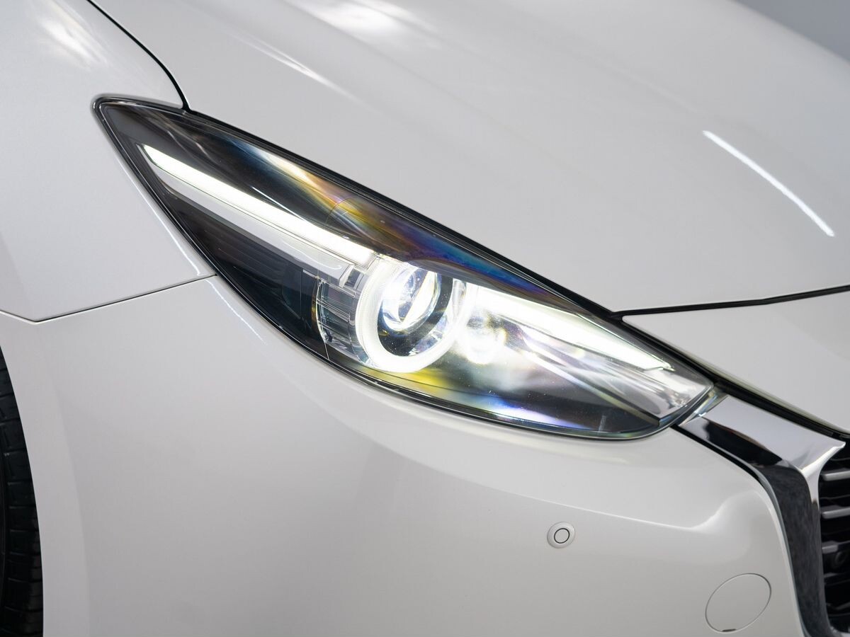 Mazda Axela 2018 - фото автомобиля