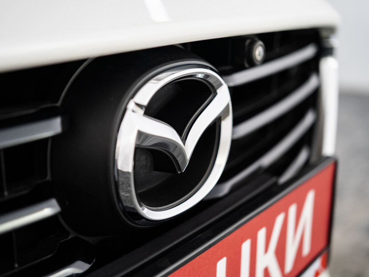 Mazda Axela 2018 - фото автомобиля