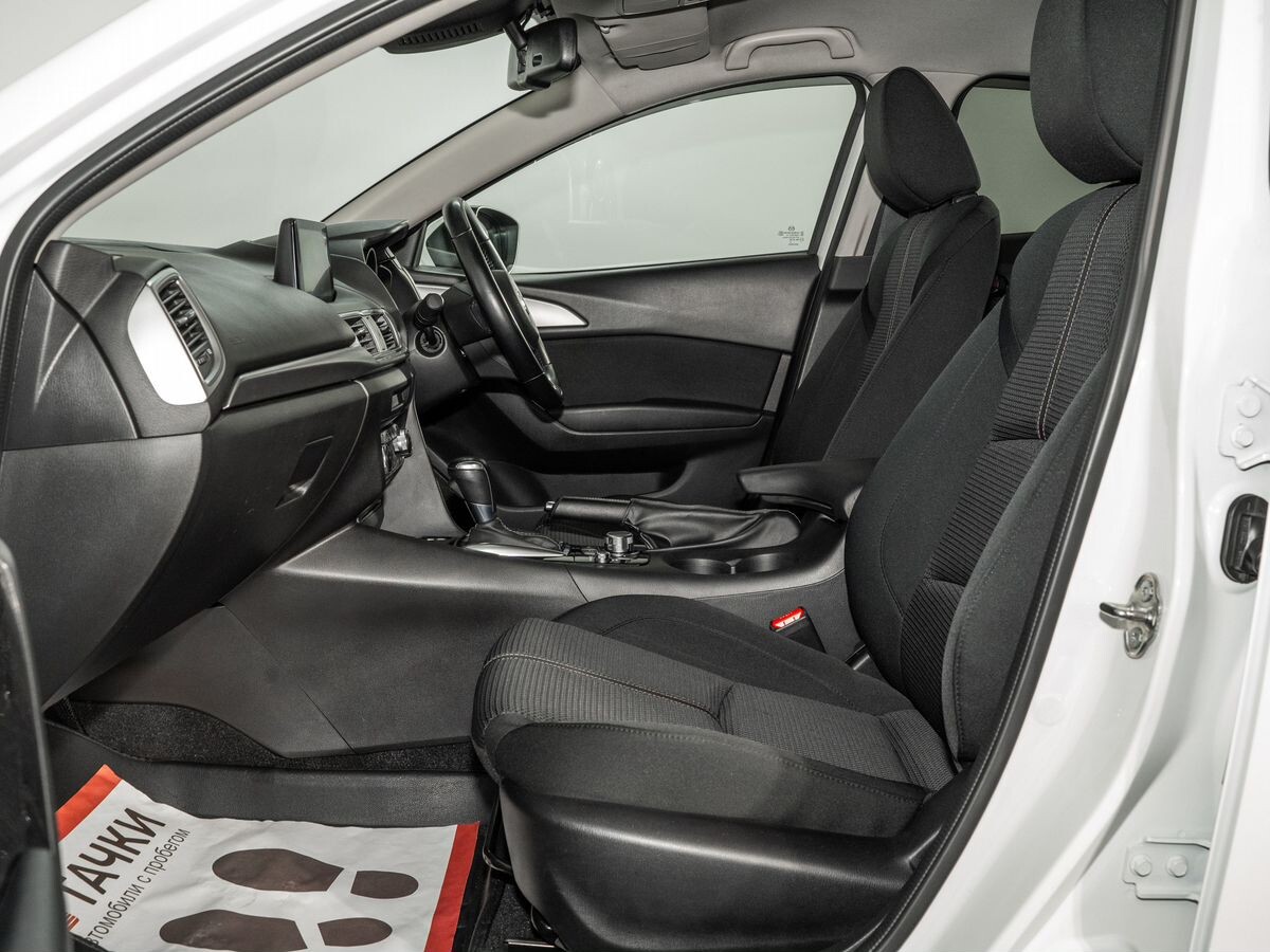Mazda Axela 2018 - фото автомобиля