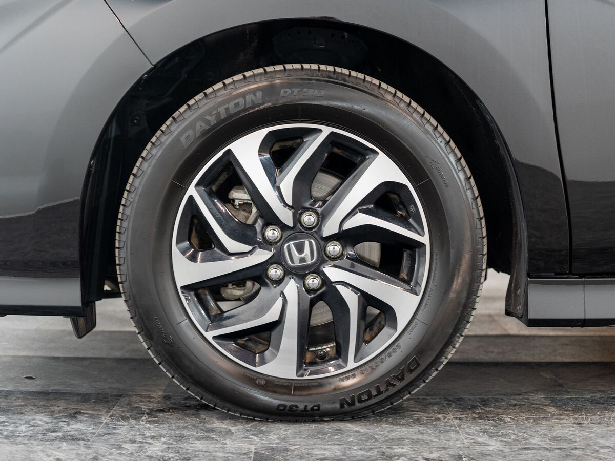 Honda Stepwgn 2018 - фото автомобиля