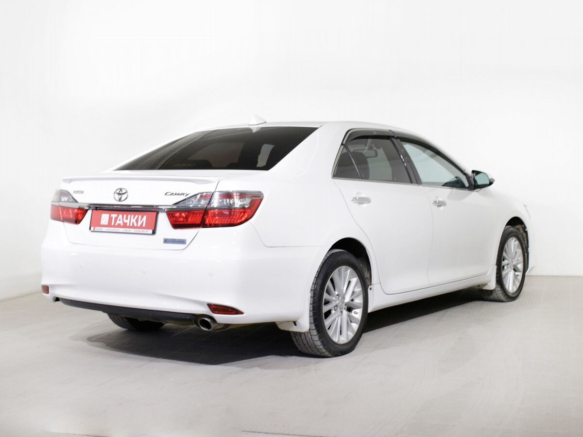 Toyota Camry 2015 - фото автомобиля