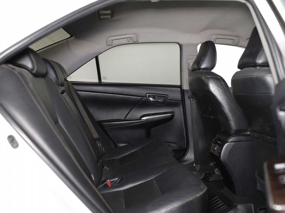 Toyota Camry 2015 - фото автомобиля