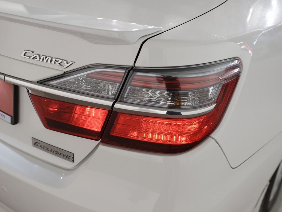 Toyota Camry 2015 - фото автомобиля