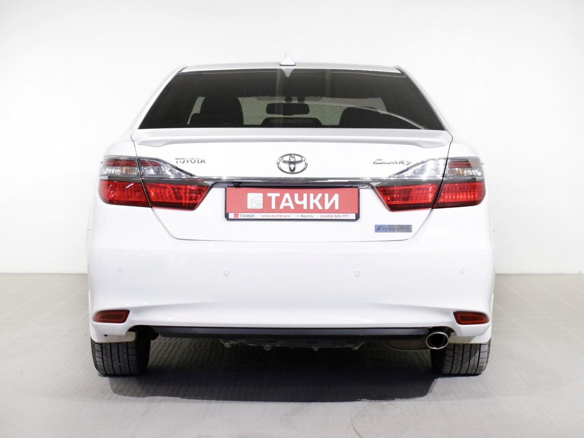 Toyota Camry 2015 - фото автомобиля