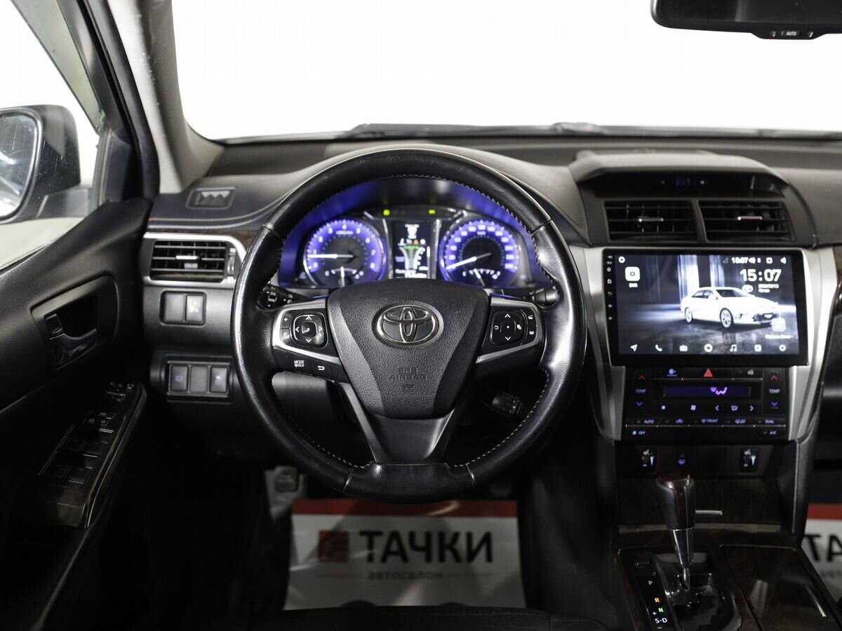 Toyota Camry 2015 - фото автомобиля