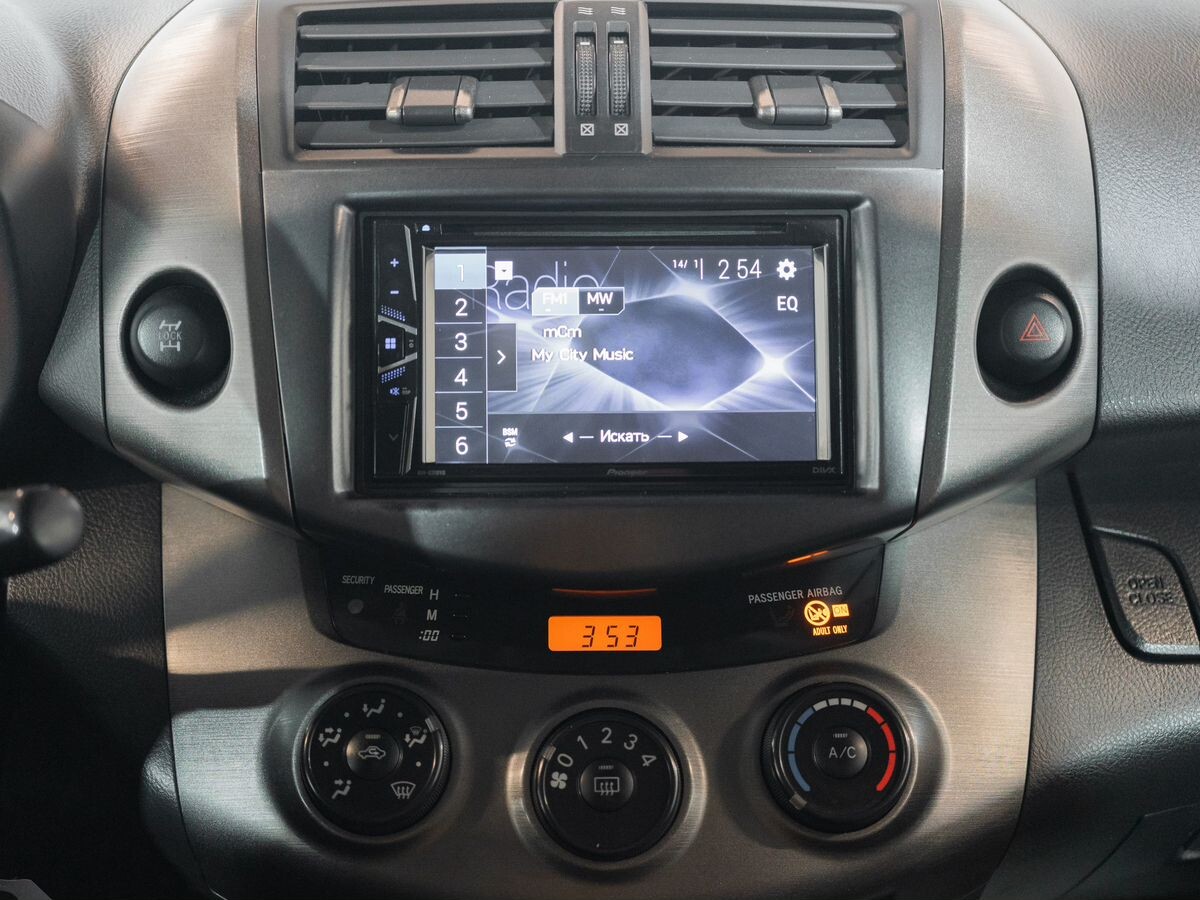 Toyota RAV4 2011 - фото автомобиля