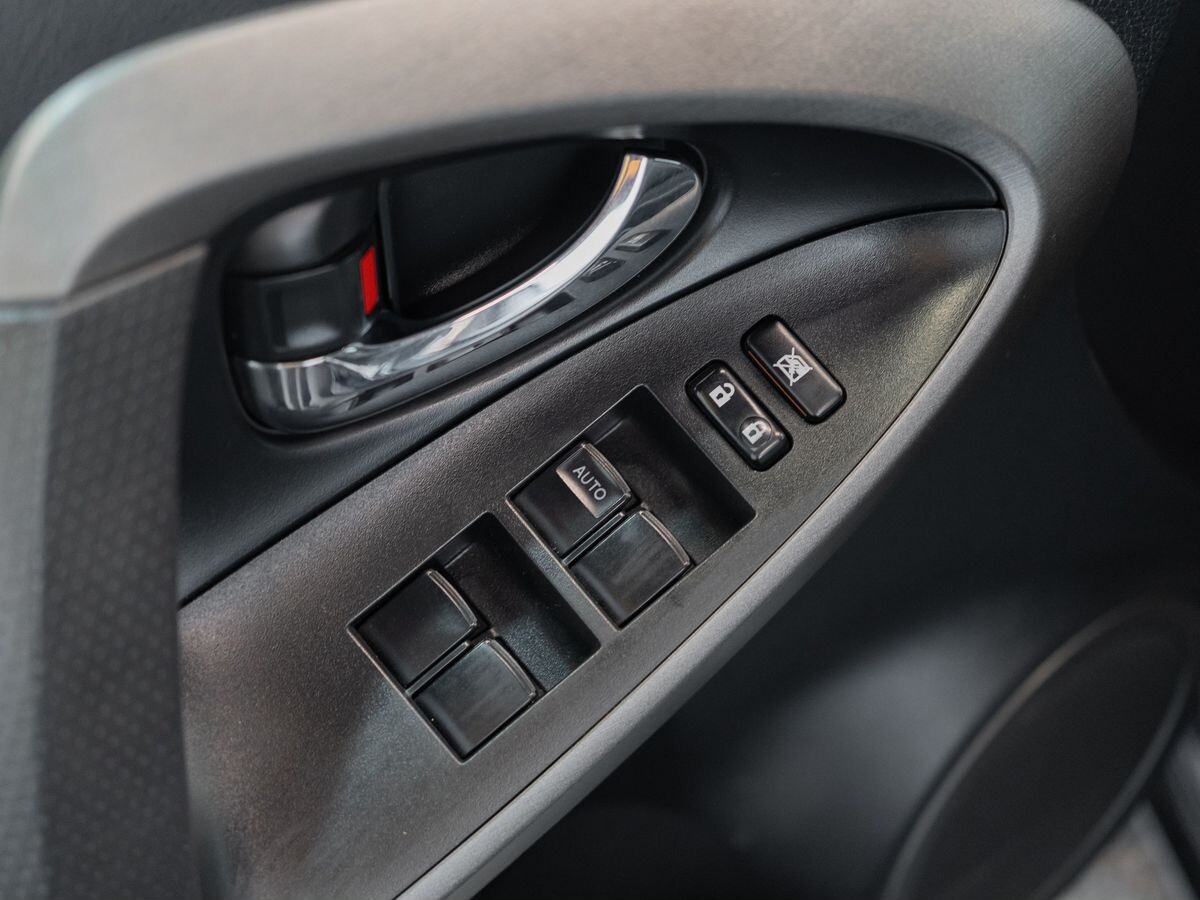 Toyota RAV4 2011 - фото автомобиля