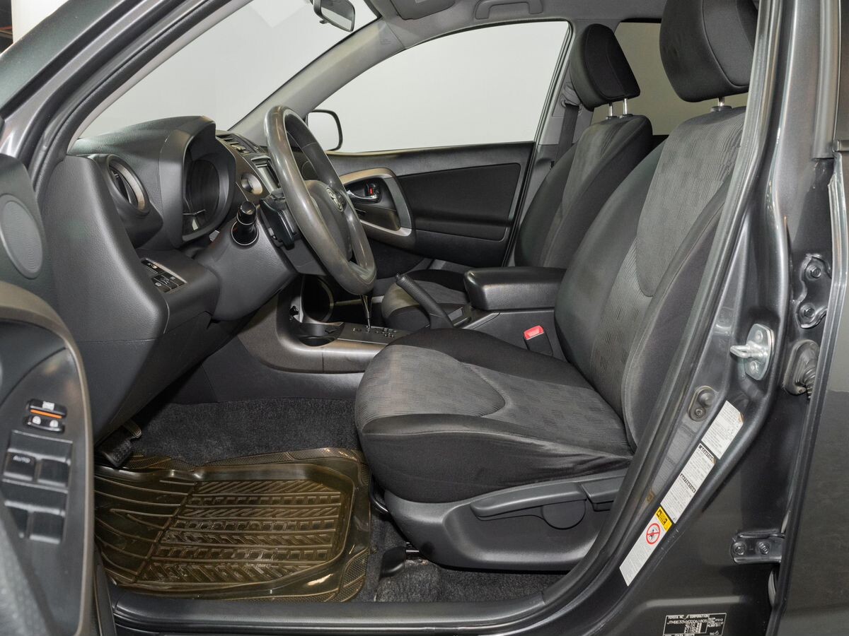 Toyota RAV4 2011 - фото автомобиля