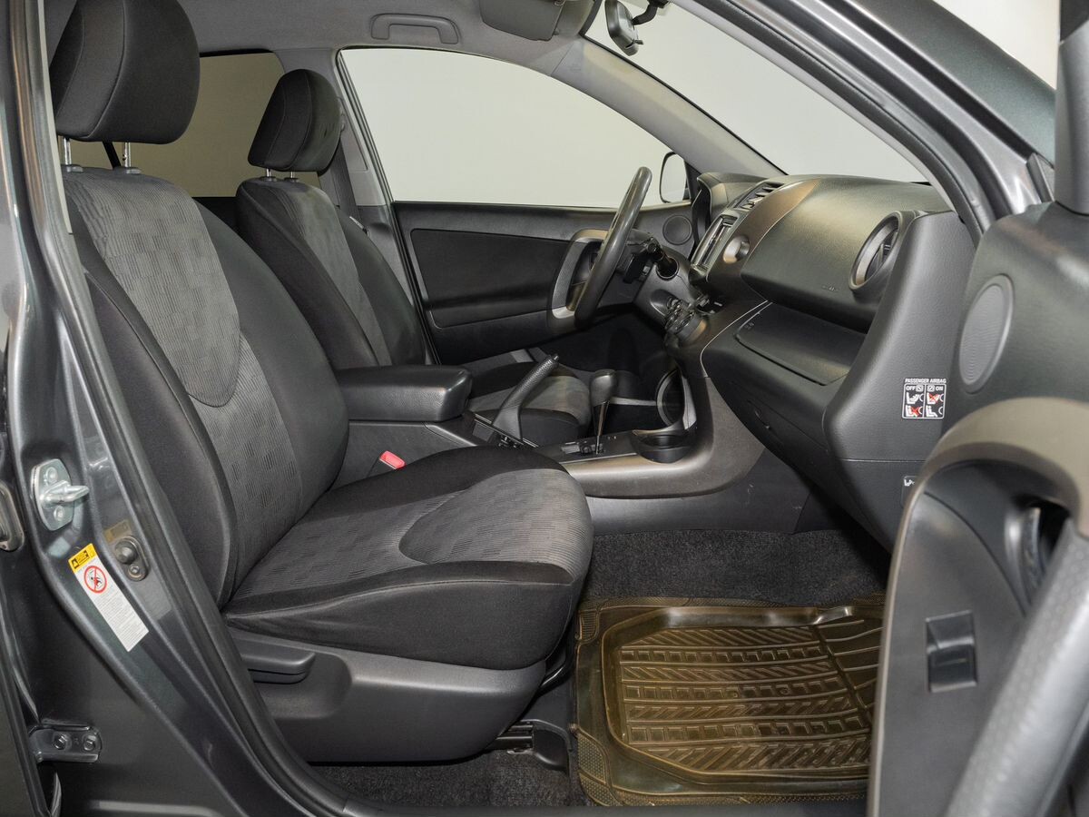 Toyota RAV4 2011 - фото автомобиля