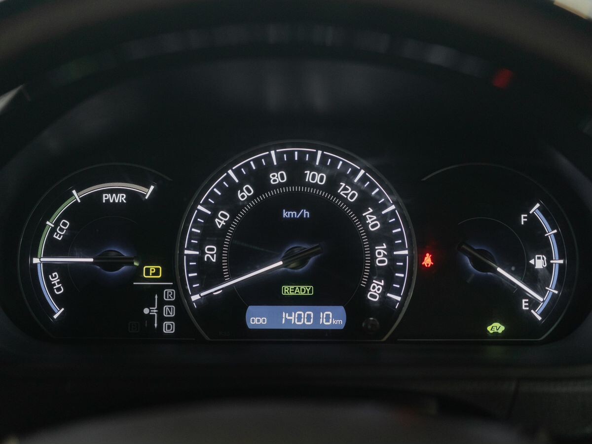 Toyota Esquire 2017 - фото автомобиля