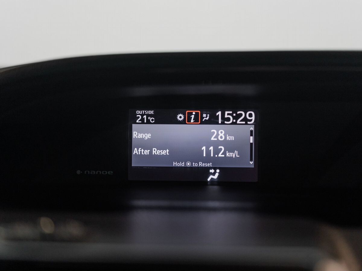 Toyota Esquire 2017 - фото автомобиля