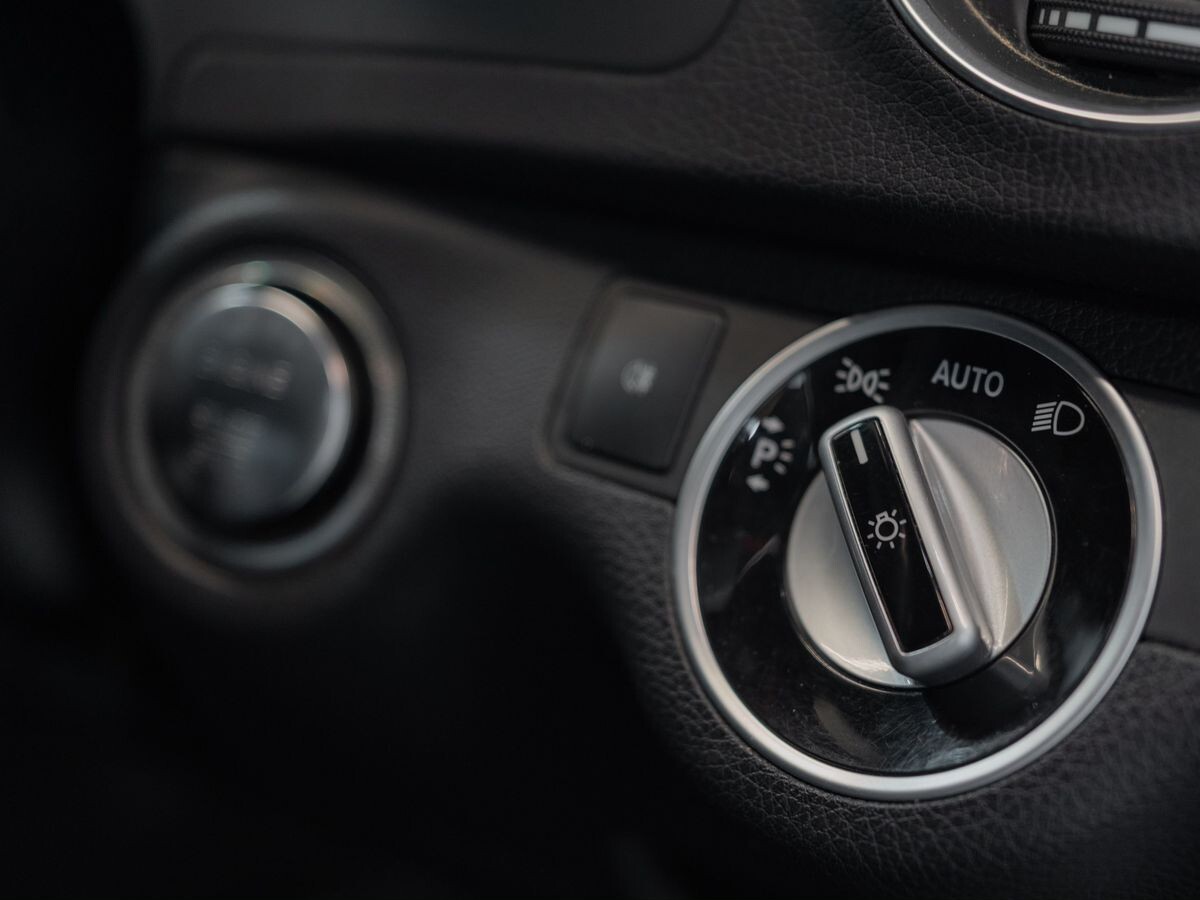 Mercedes-Benz C-Class 2012 - фото автомобиля