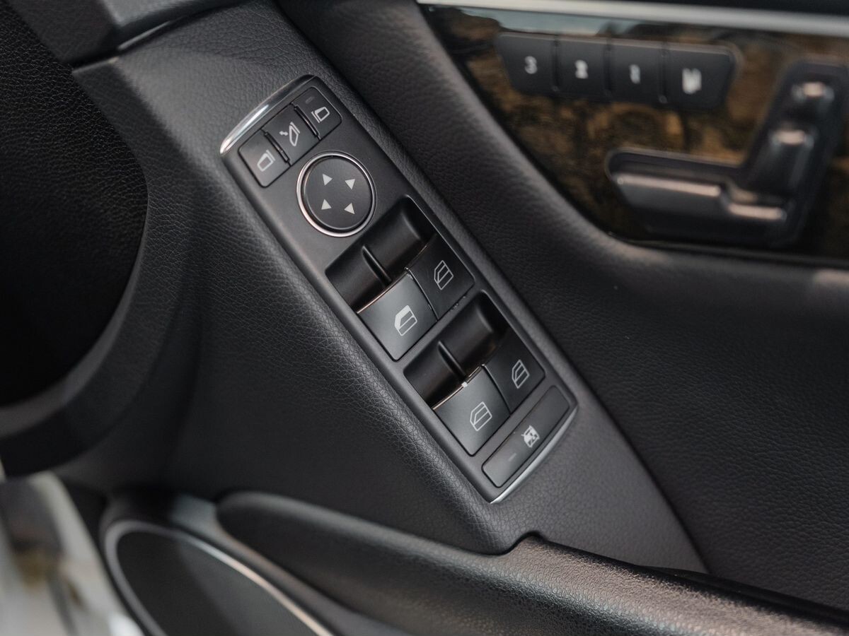 Mercedes-Benz C-Class 2012 - фото автомобиля