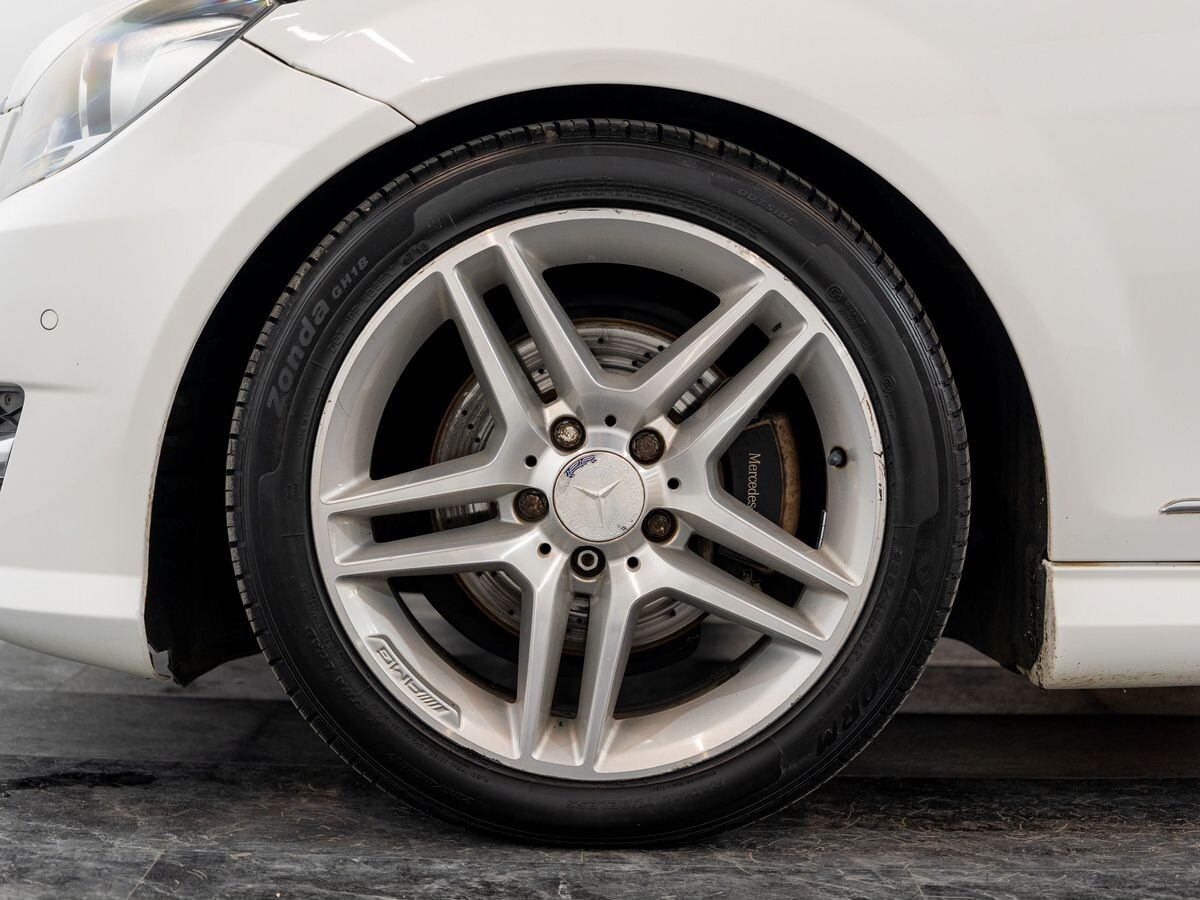 Mercedes-Benz C-Class 2012 - фото автомобиля