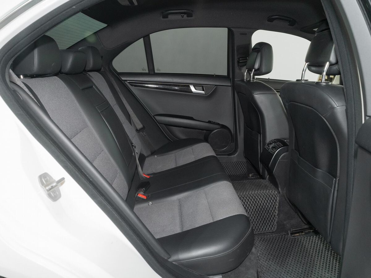 Mercedes-Benz C-Class 2012 - фото автомобиля