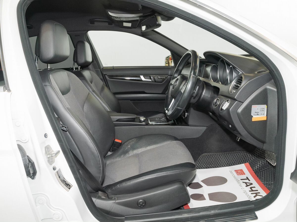 Mercedes-Benz C-Class 2012 - фото автомобиля