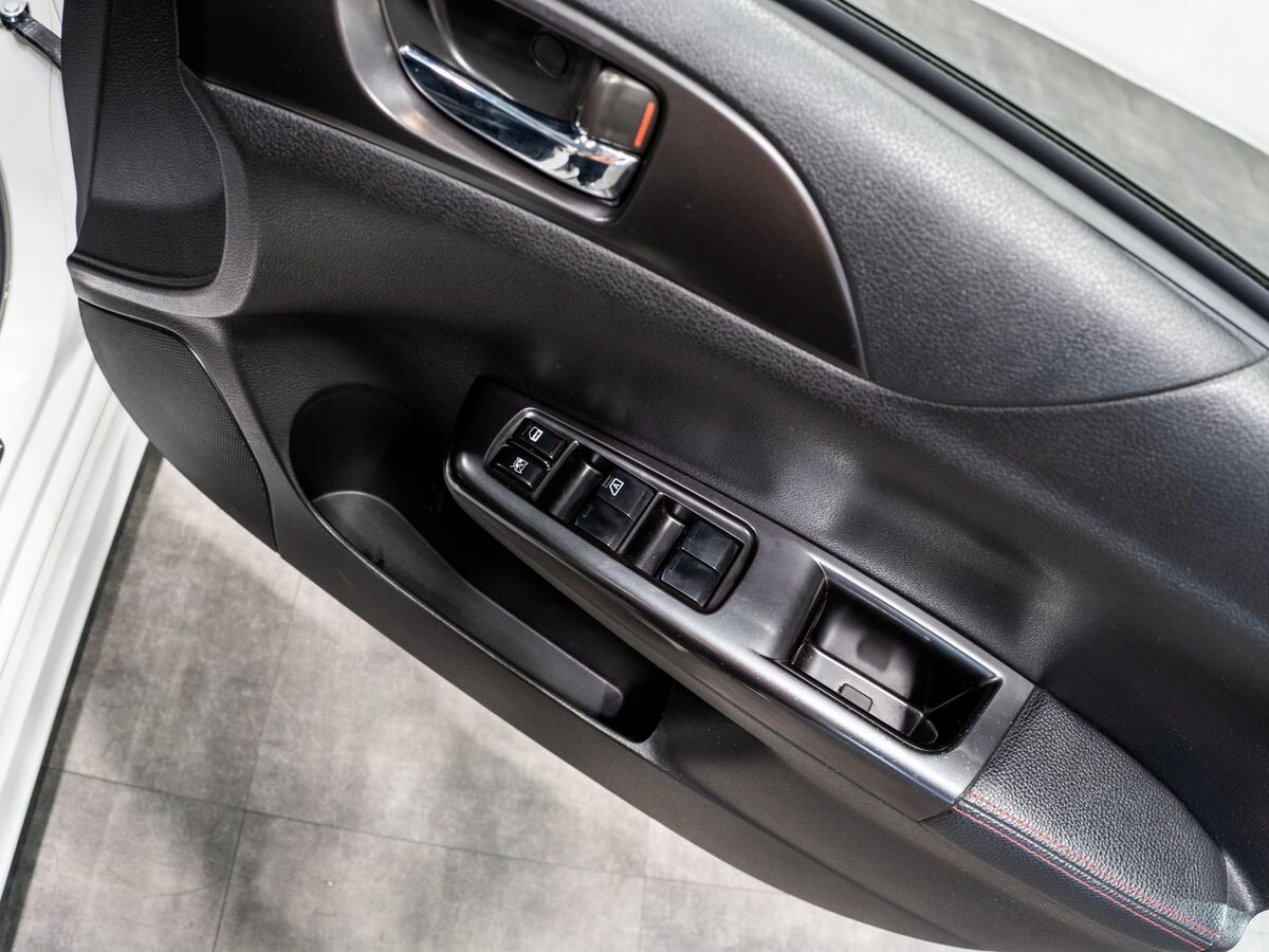 Subaru Impreza 2011 - фото автомобиля