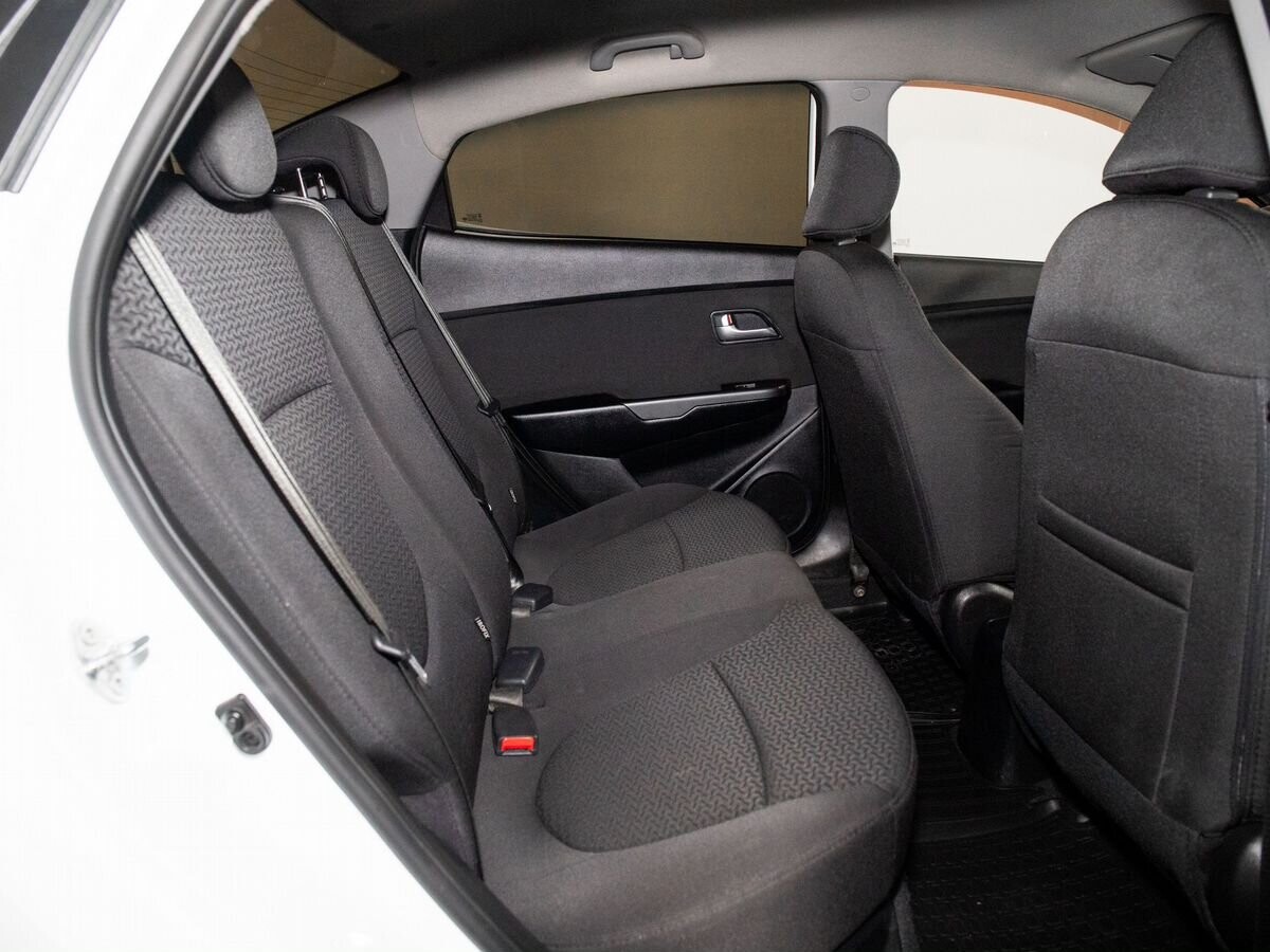 Kia Rio 2015 - фото автомобиля