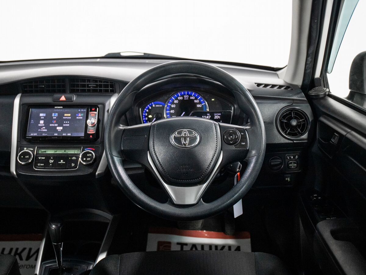 Toyota Corolla Fielder 2016 - фото автомобиля