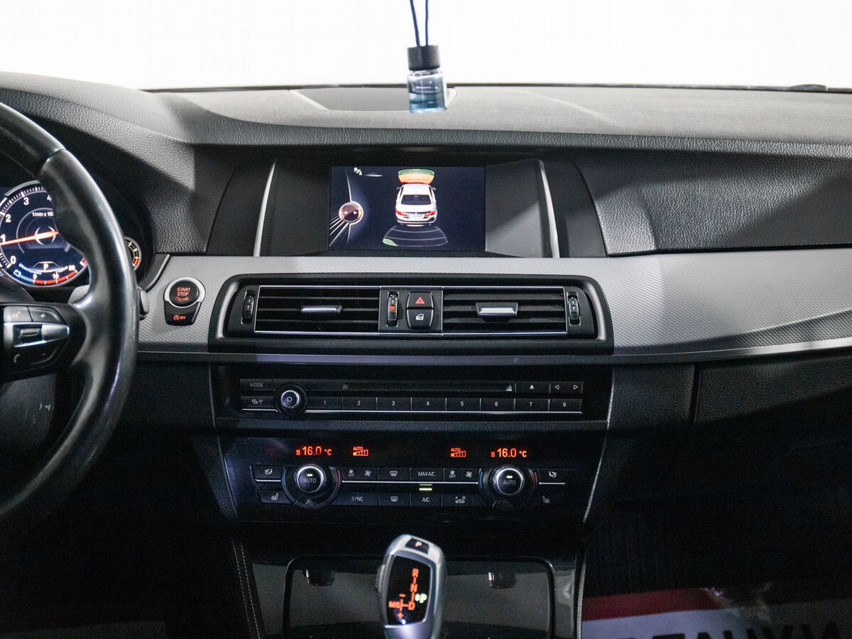 BMW 5-Series 2016 - фото автомобиля