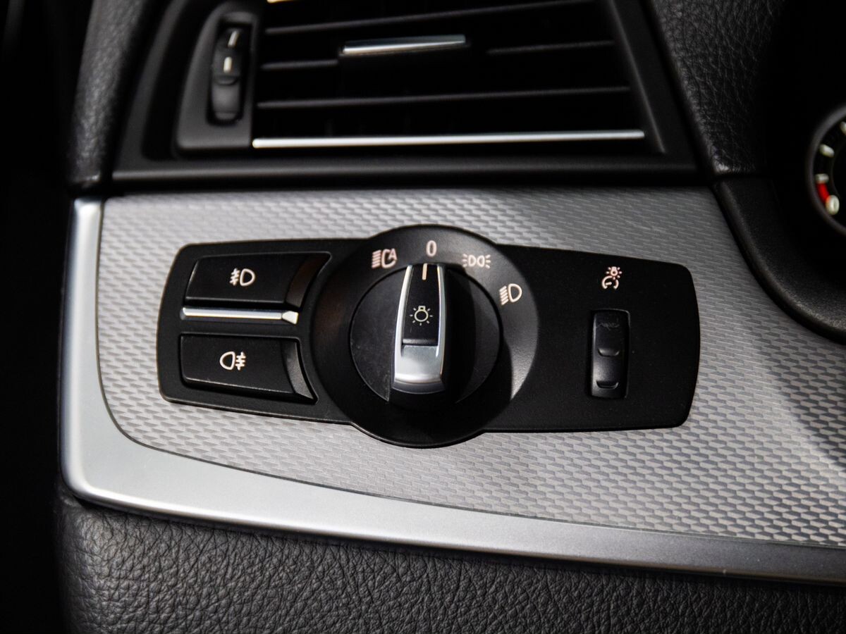 BMW 5-Series 2016 - фото автомобиля