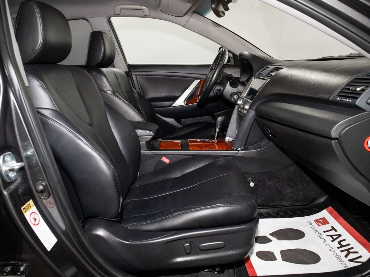Toyota Camry 2008 - фото автомобиля