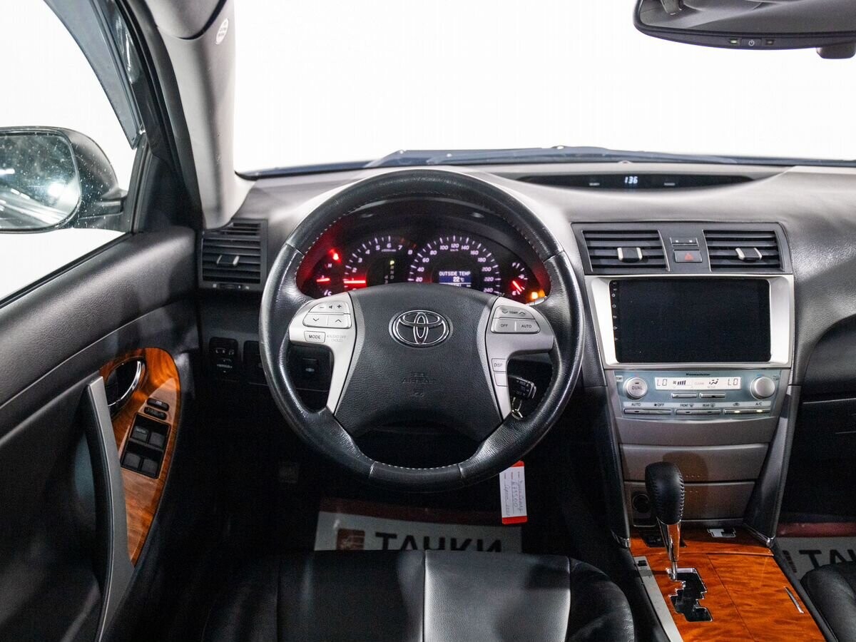 Toyota Camry 2008 - фото автомобиля