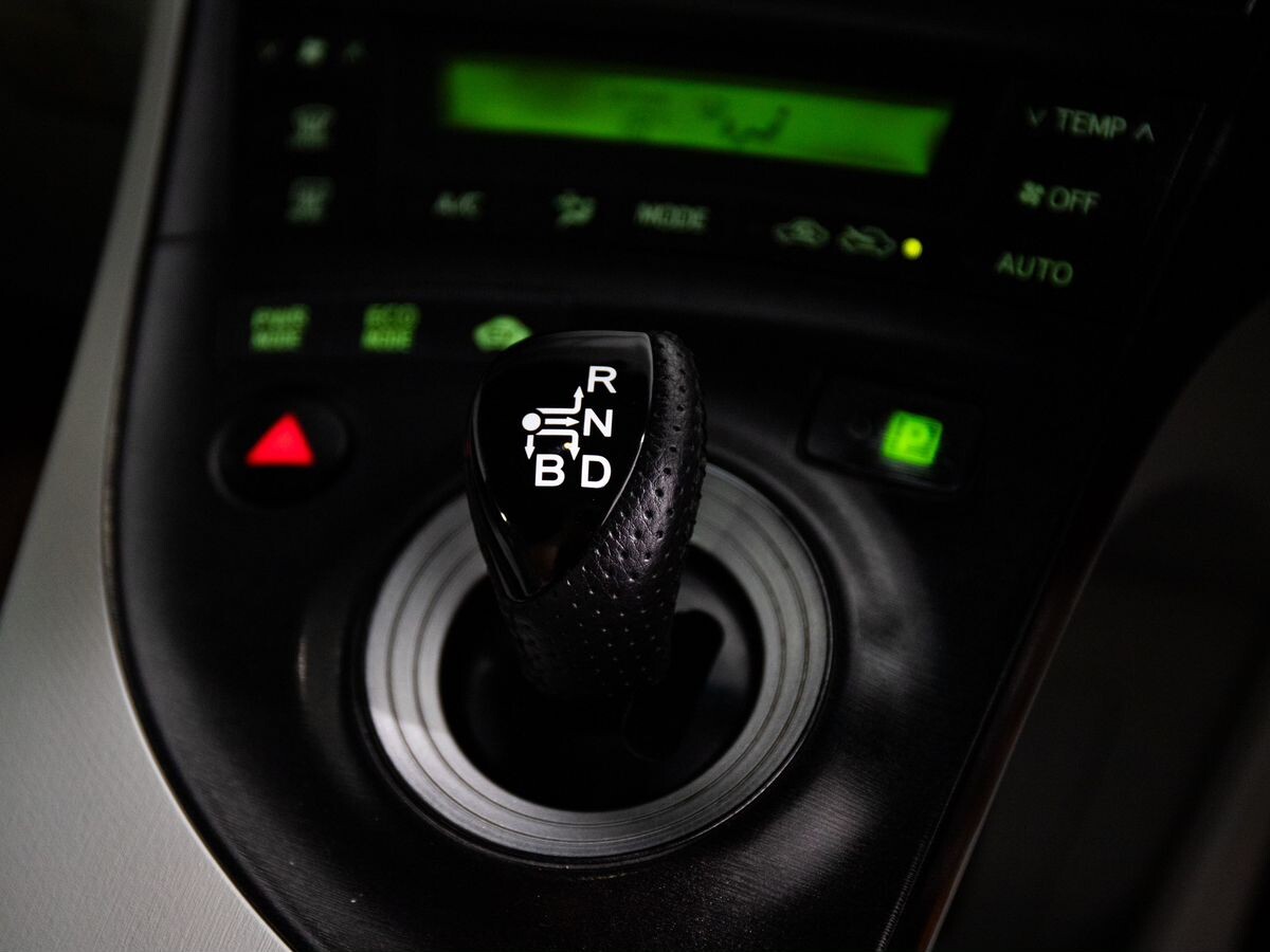 Toyota Prius 2011 - фото автомобиля