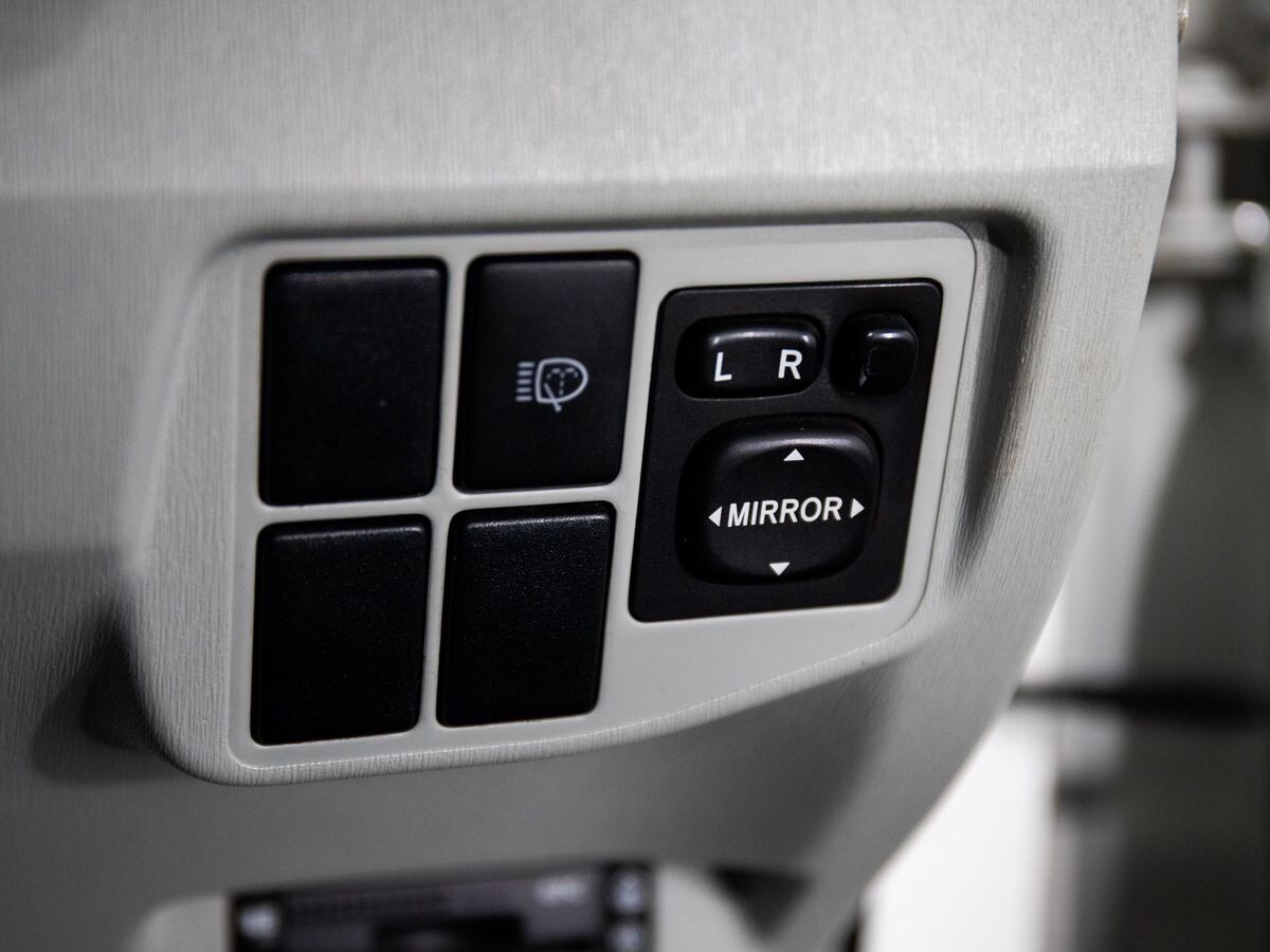 Toyota Prius 2011 - фото автомобиля