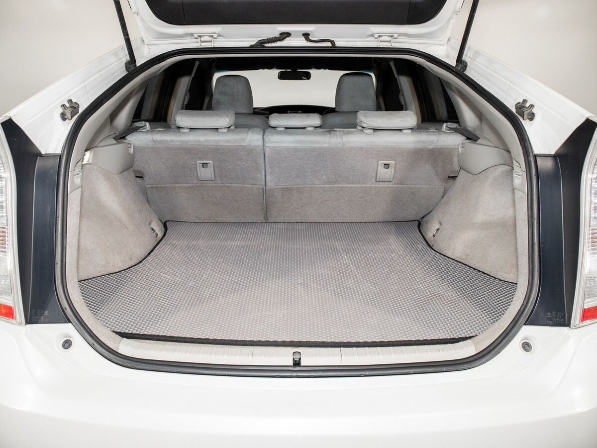 Toyota Prius 2011 - фото автомобиля