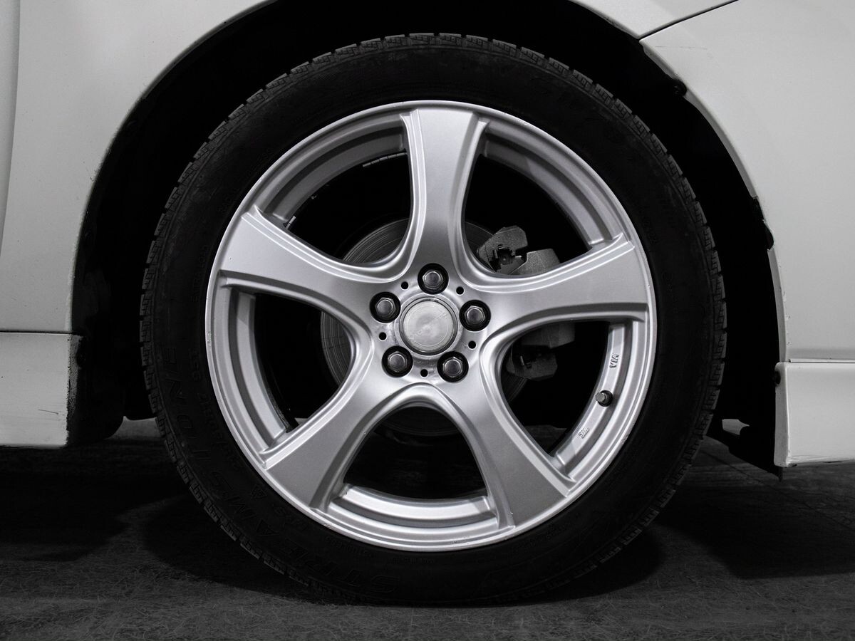 Toyota Prius 2011 - фото автомобиля