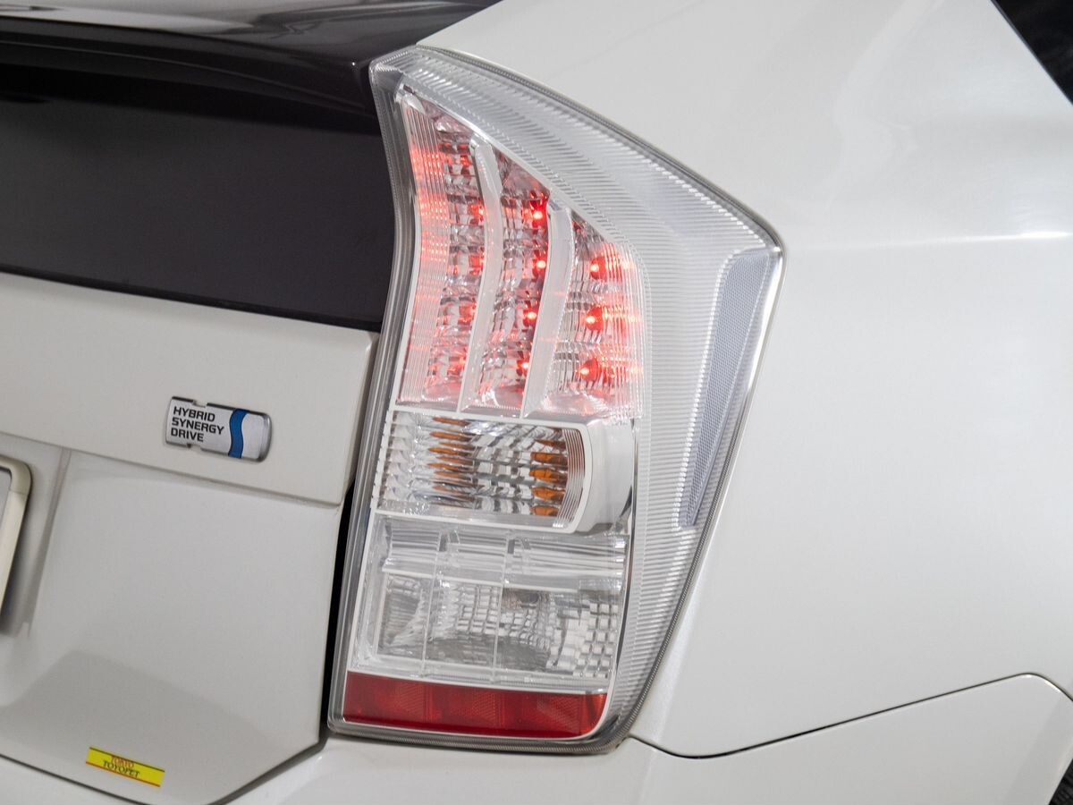 Toyota Prius 2011 - фото автомобиля