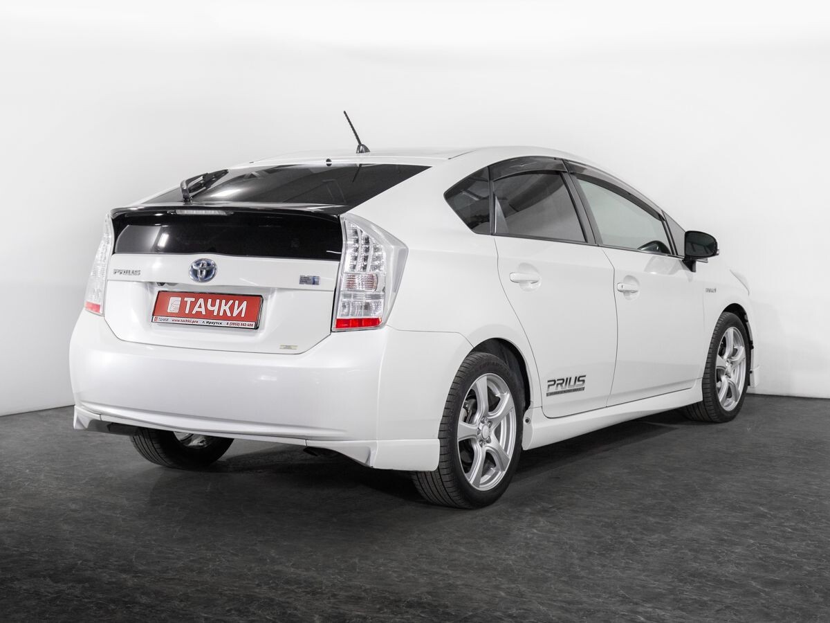 Toyota Prius 2011 - фото автомобиля