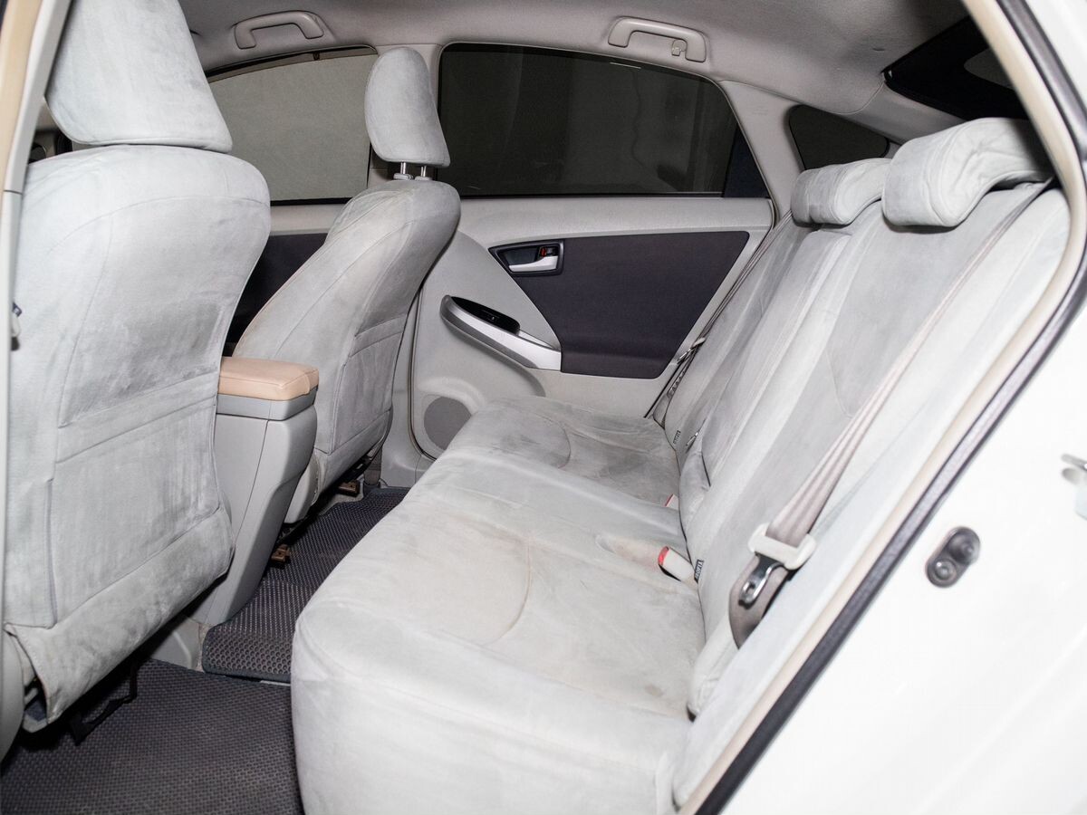 Toyota Prius 2011 - фото автомобиля