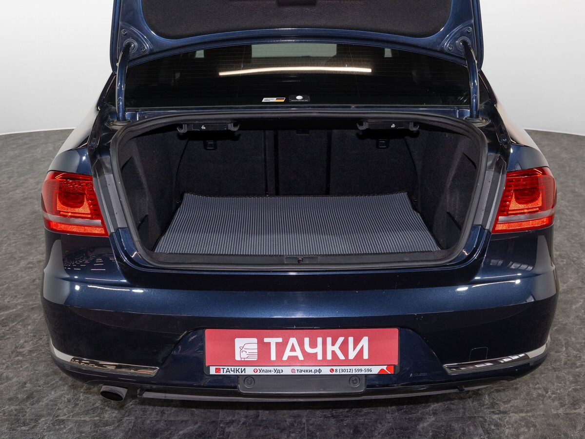 Volkswagen Passat 2011 - фото автомобиля