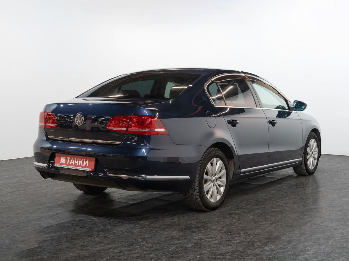 Volkswagen Passat 2011 - фото автомобиля