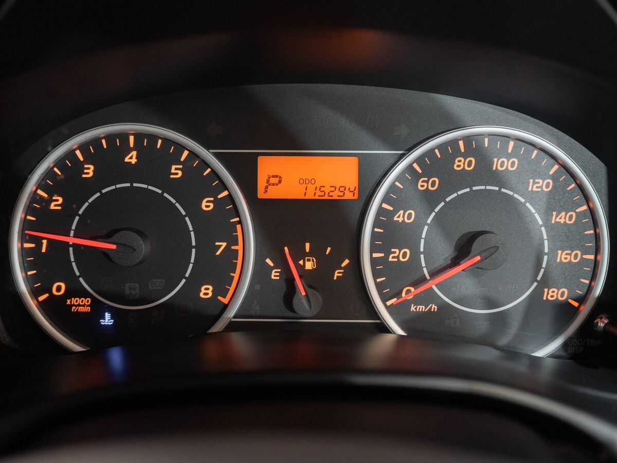 Toyota Wish 2011 - фото автомобиля